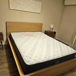 IKEA Full Bed Frame /full Mattress 