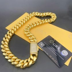 14K Gold Plated Cuban Link w/VVS moissanite Locking Clasp (12mm - 20")