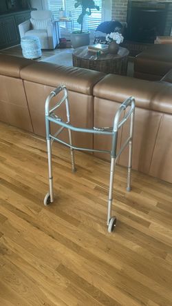 Foldable walker