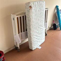 Crib , Like New