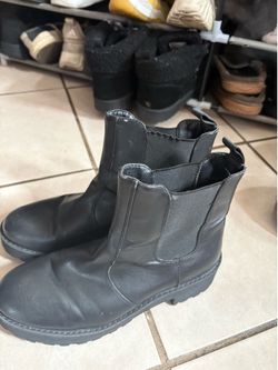 Boots  8.5