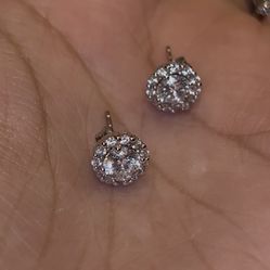 DIAMOND SOLITAIRE LAB GROWN STUDS