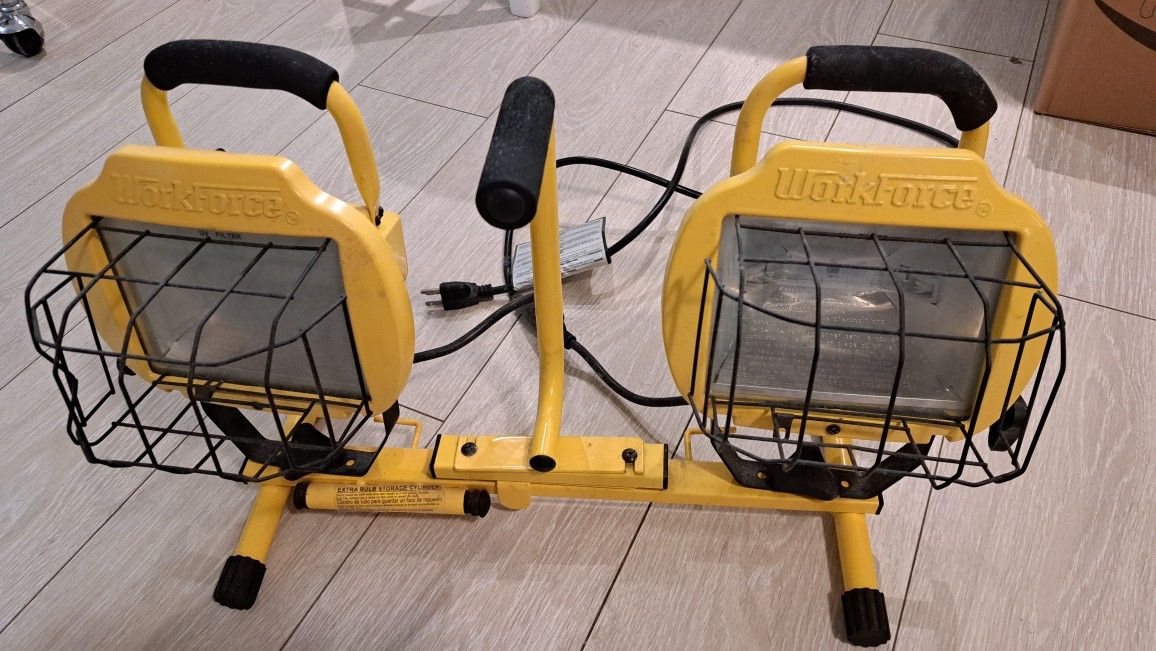 WorkForce Twin Head 1,000-Watt Halogen Telescoping Work Light