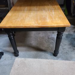 Kitchen Table & 4 Matching Chairs 
