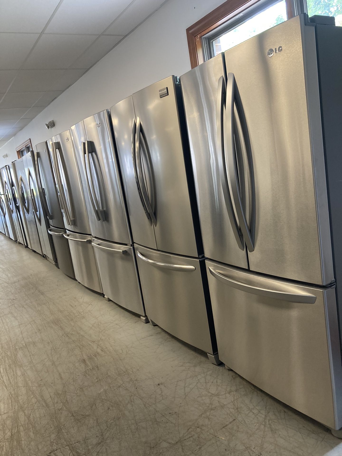 We Have Friends Stoves Washers and dryer Like New Works Perfectly Very Clean 1216 Hartford Turnpike Vernon CT