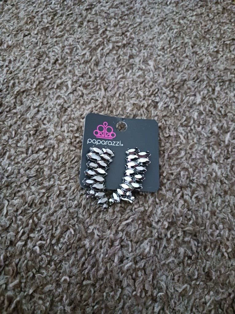 Paparazzi Earrings $5 Each