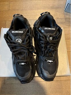 All black balenciaga runners