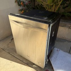 Whirlpool Dishwasher 