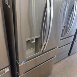 LG 29cu.ft 4-Door Refrigerator