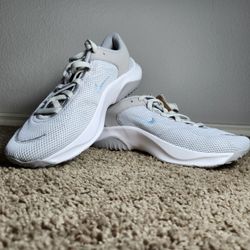 Nike Legend Essential 3 – Women’s Size 8 – Light Ore/Armoury Blue – New, No Box
