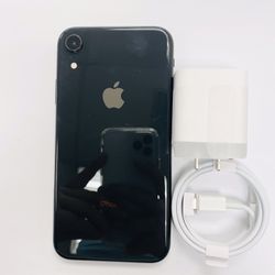 IPhone xr 64 gb Unlocked with store warranty 