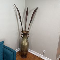 Home Decor - Tall Vase w/accessories