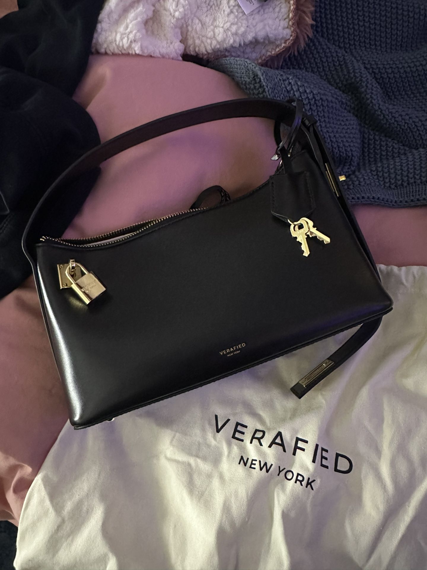 VERAFIED Black/Gold Hobo Bag