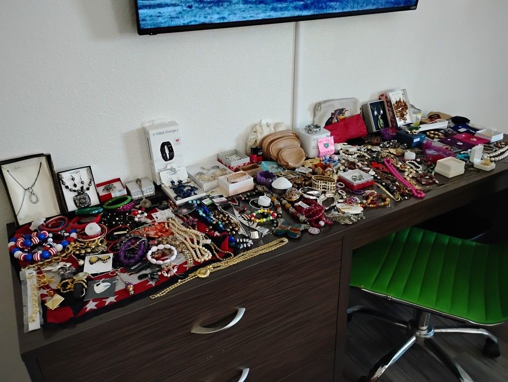 REDUCED*** HUGE AMOUNT COSTUME JEWELRY***
