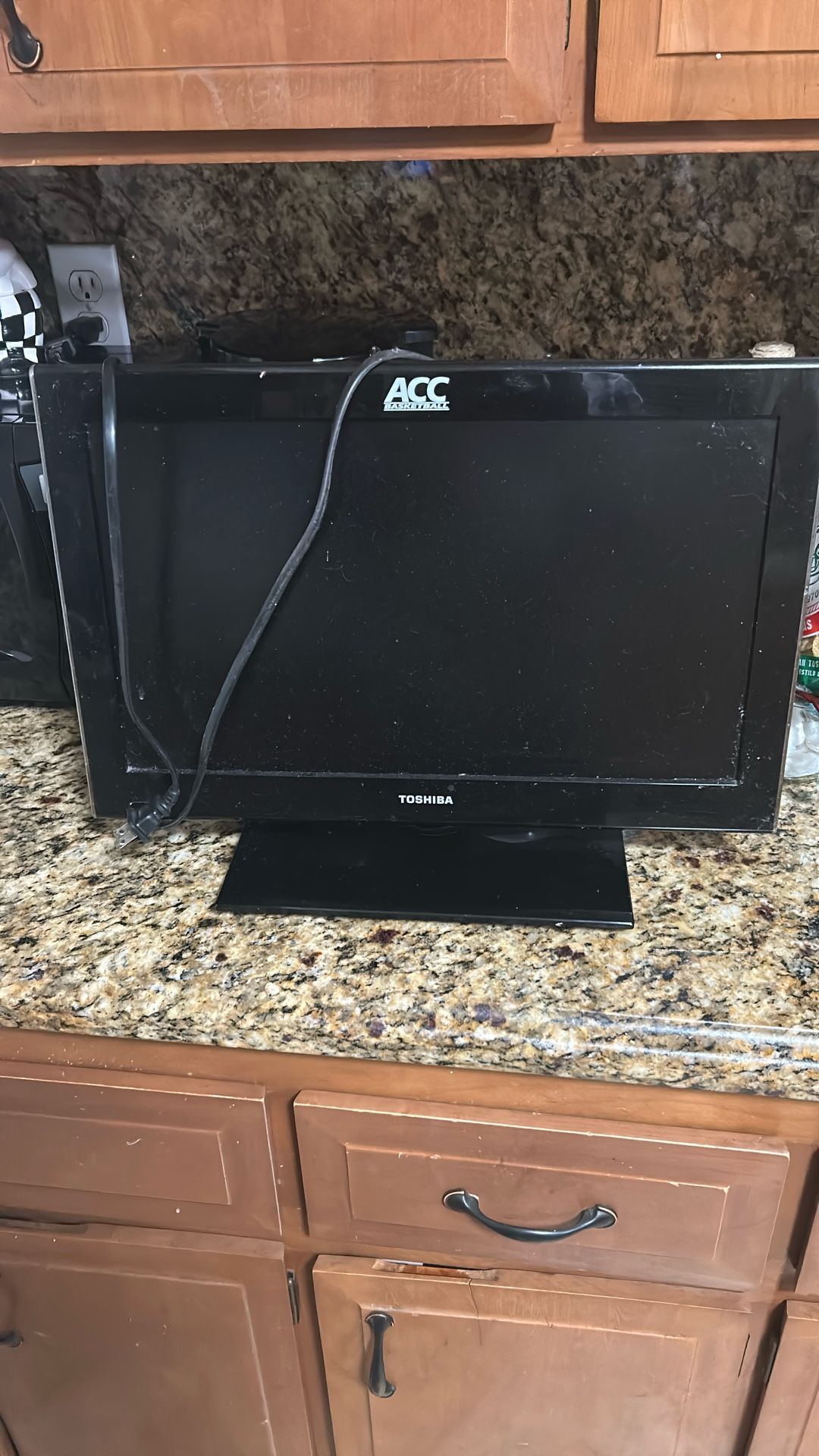 Tv Toshiba 22. Inch. With DVD Inside Working Perfectly