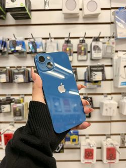 iPhone 13 256GB UNLOCKED