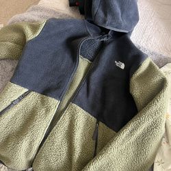 Youth North Face Jakcet 