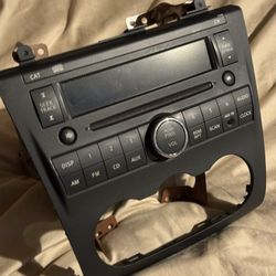 Nissan Maxima  CD/AUX/FM-AM RADIO