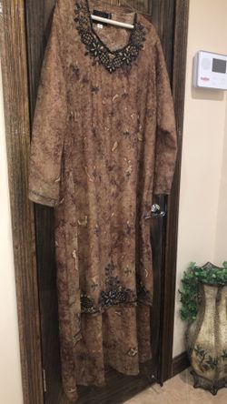 Abaya / Kaftan Size Medium (fits Sizes M - XXL) Gold Brown Sequins