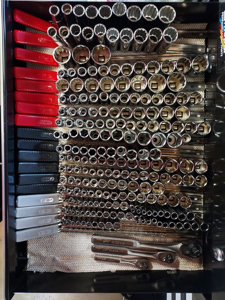 212 Pc Craftsman COMPLETE Socket Set and 3 Ratchets