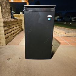 roomwell E-Star  Mini Fridge 