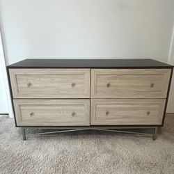 Matching dresser and Nightstand Set 