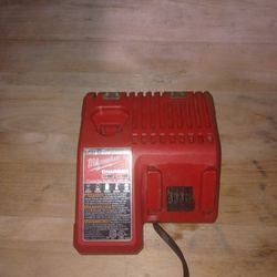 Milwaukee M12/M18 Charger