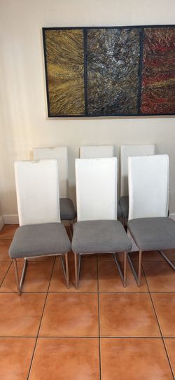 FREE CHAIRS IN MIAMI LAKES