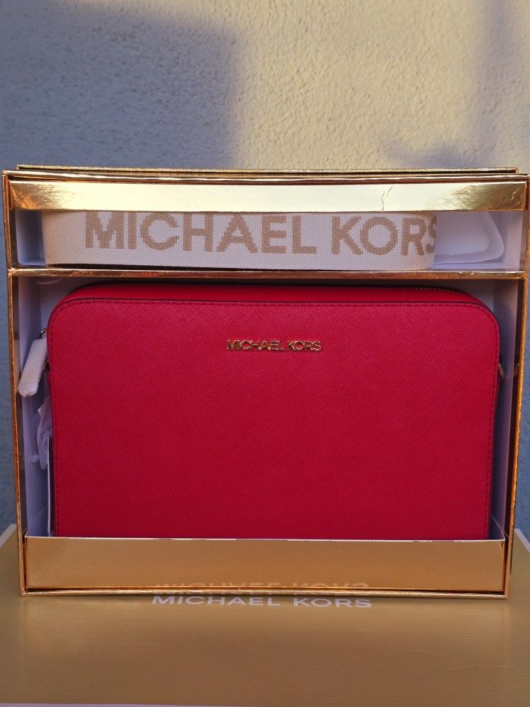 Michael Kors Crossbody In A Gold Gift Box π