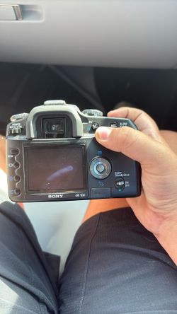 Sony A100