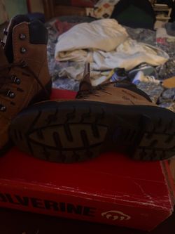 Men’s work boots size 9 (NEW)