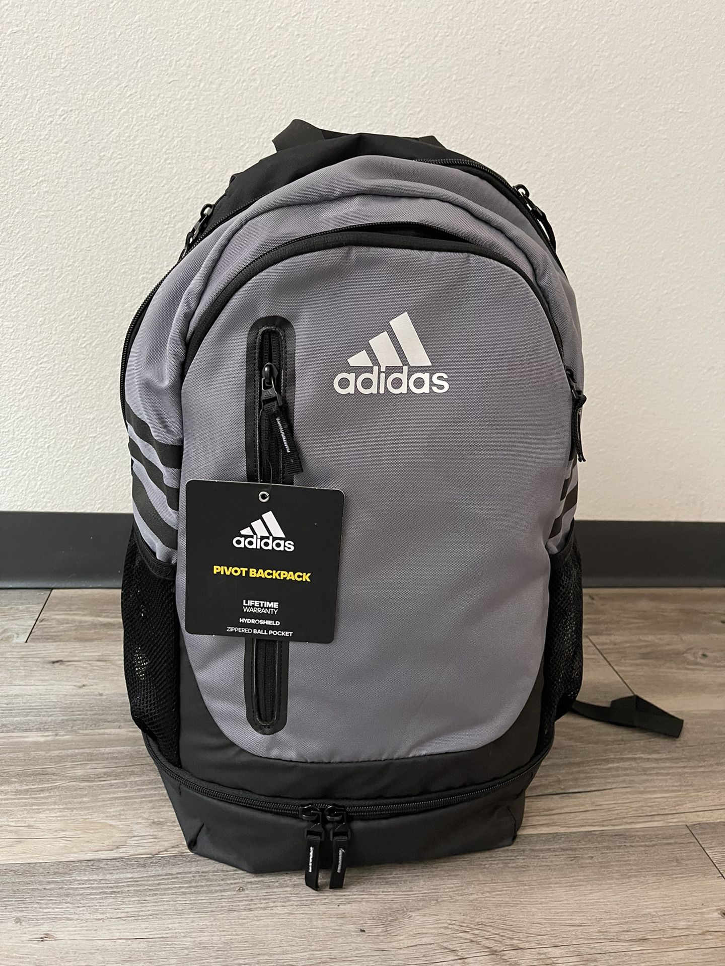 Antídoto conspiración omitir Adidas Backpack for Sale in Phoenix, AZ - OfferUp