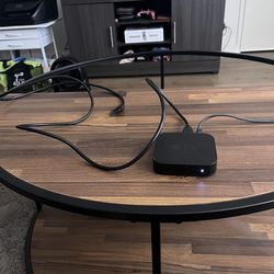 Apple TV (3rd Generation) 8GB A1469 - Black. Powers on, Untested. Needs Remote