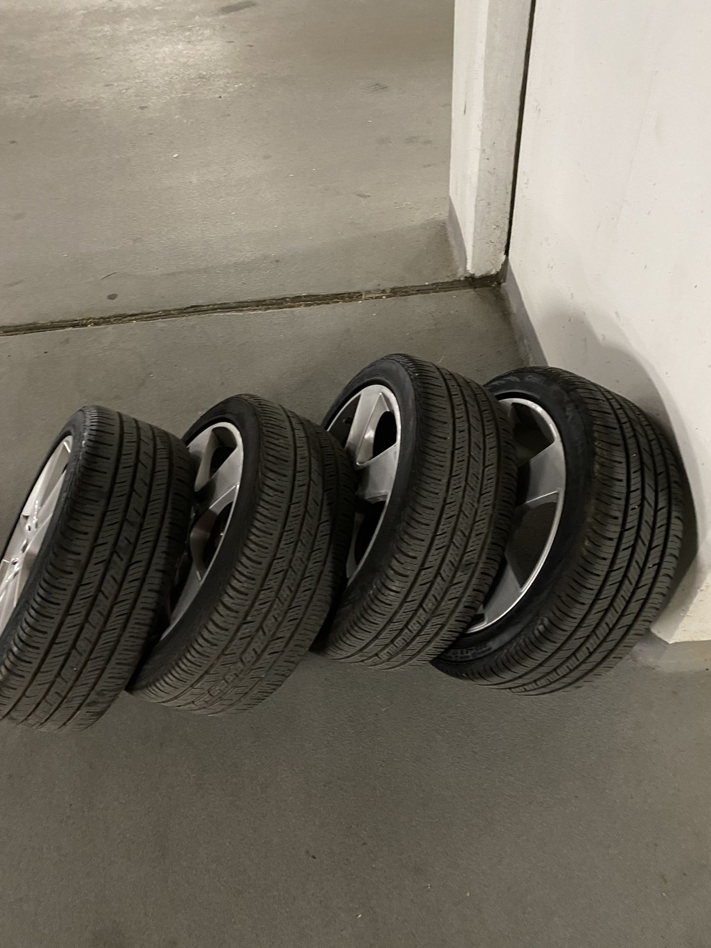 Mercedes CLA250 rims and tires
