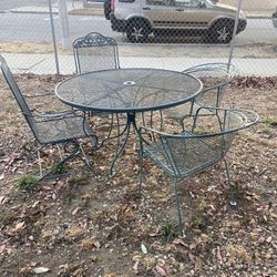 5 pice patio table