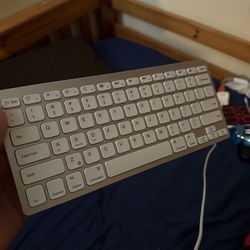 Slim Light Weight Bluetooth Keyboard 