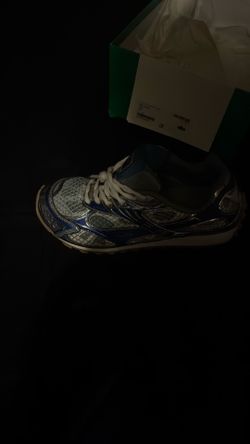 Bottega veneta size ua43 - us9.5 orbit blue