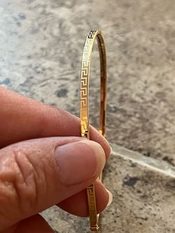 18 Karat Gold Bangle Bracelet