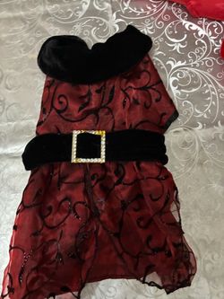Very nice dog clothes sweater and design dresses
