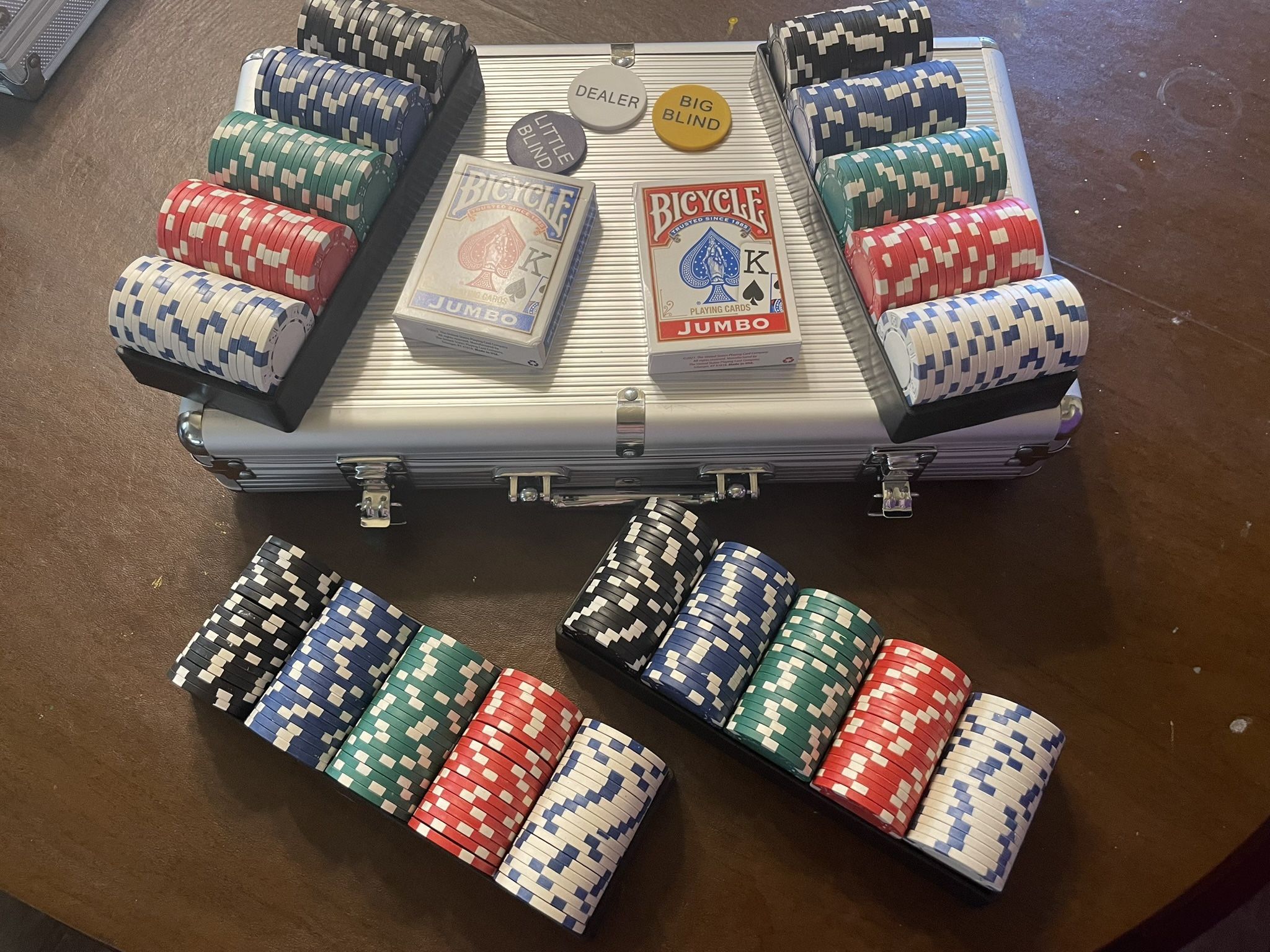 Poker Chips (400 pieces) In Case With Separate Trays & Brand New Cards