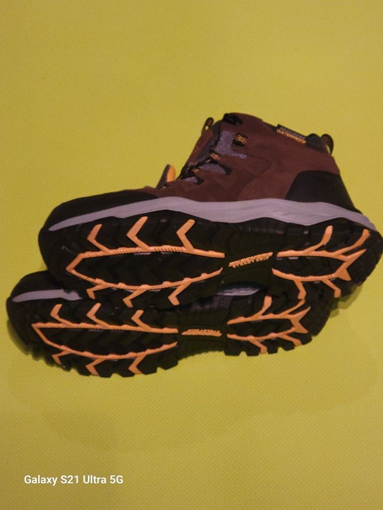 Skechers Size 7 Mens/Boys