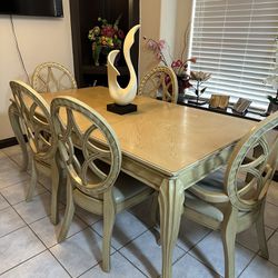 Wooden Dinning Table With Chairs