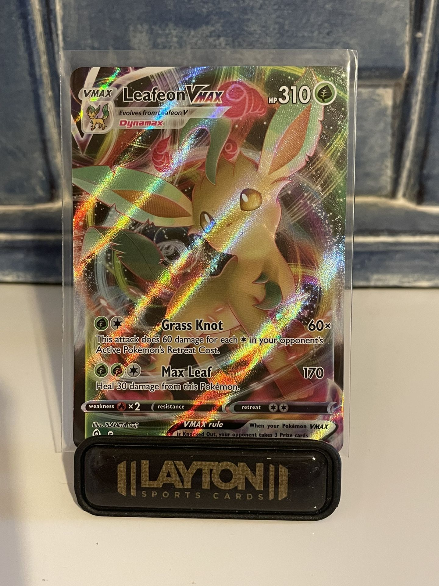 Pokémon Card Leafeon Vmax