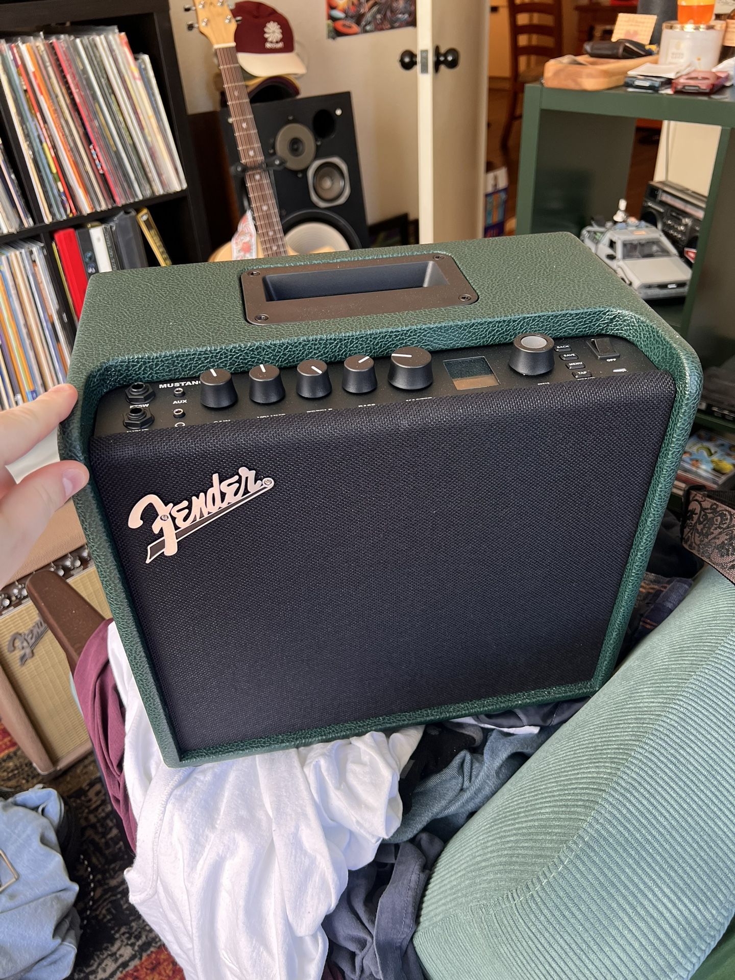 fender mustang lt25