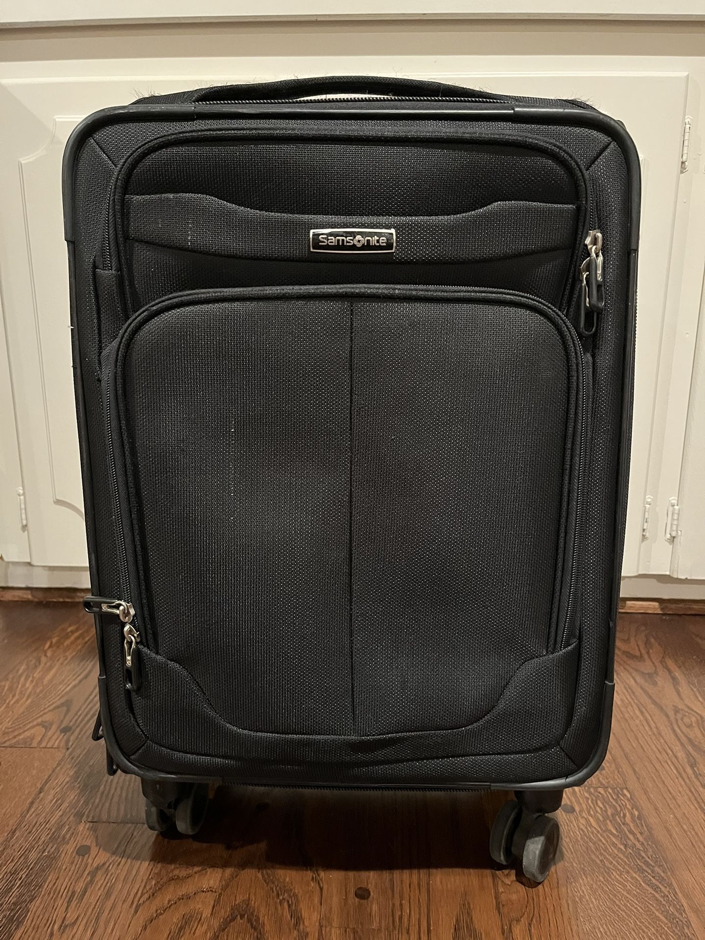 Black Samsonite Carry On Rolling Suitcase - Broken Wheel