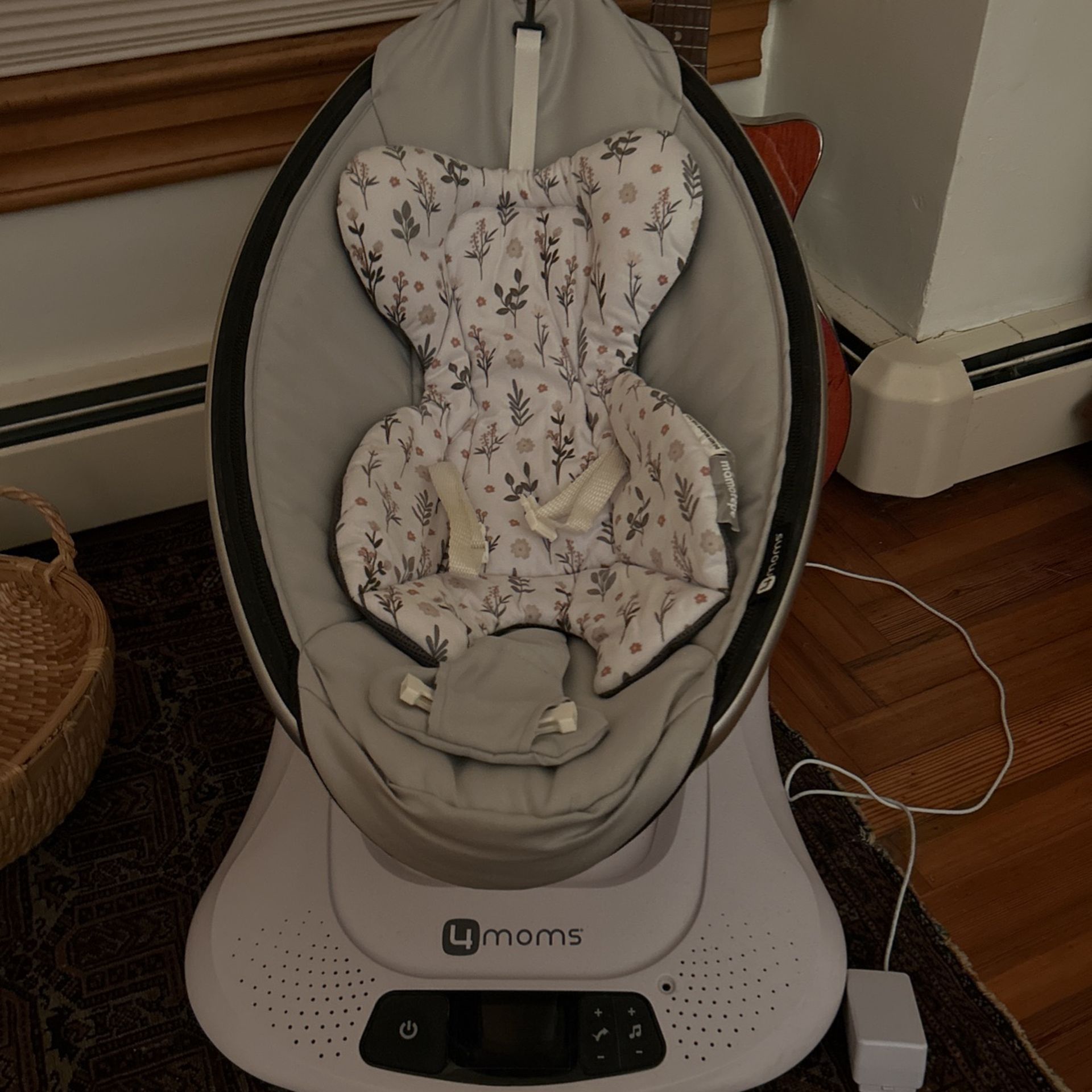 mamaroo baby swing