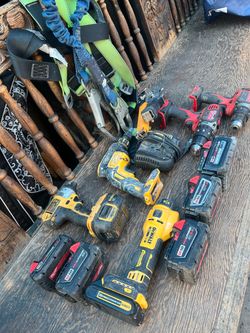 Construction bundle dewalt Milwaukee
