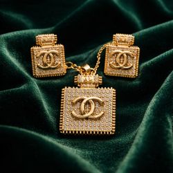 Gold Plated/ Oro Laminado  High Quality/Alta Calidad 