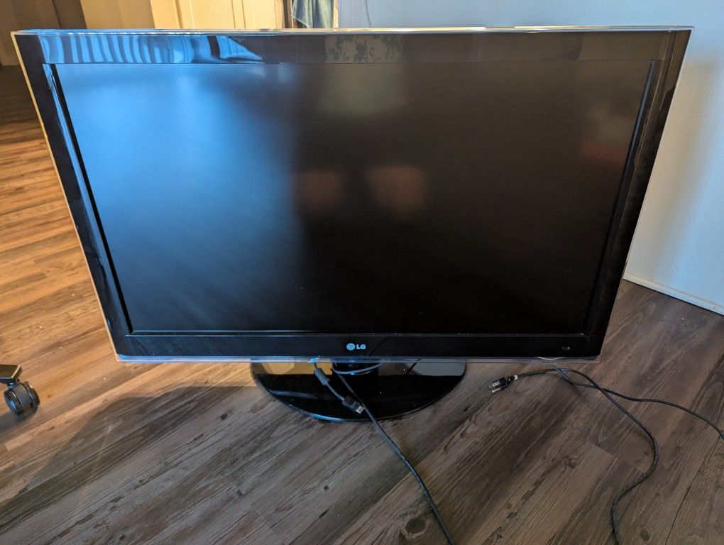 42" LG HDTV (1080p), 42LH40