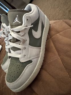 Tan and hunter green Jordan low 1’s -youth 6.5